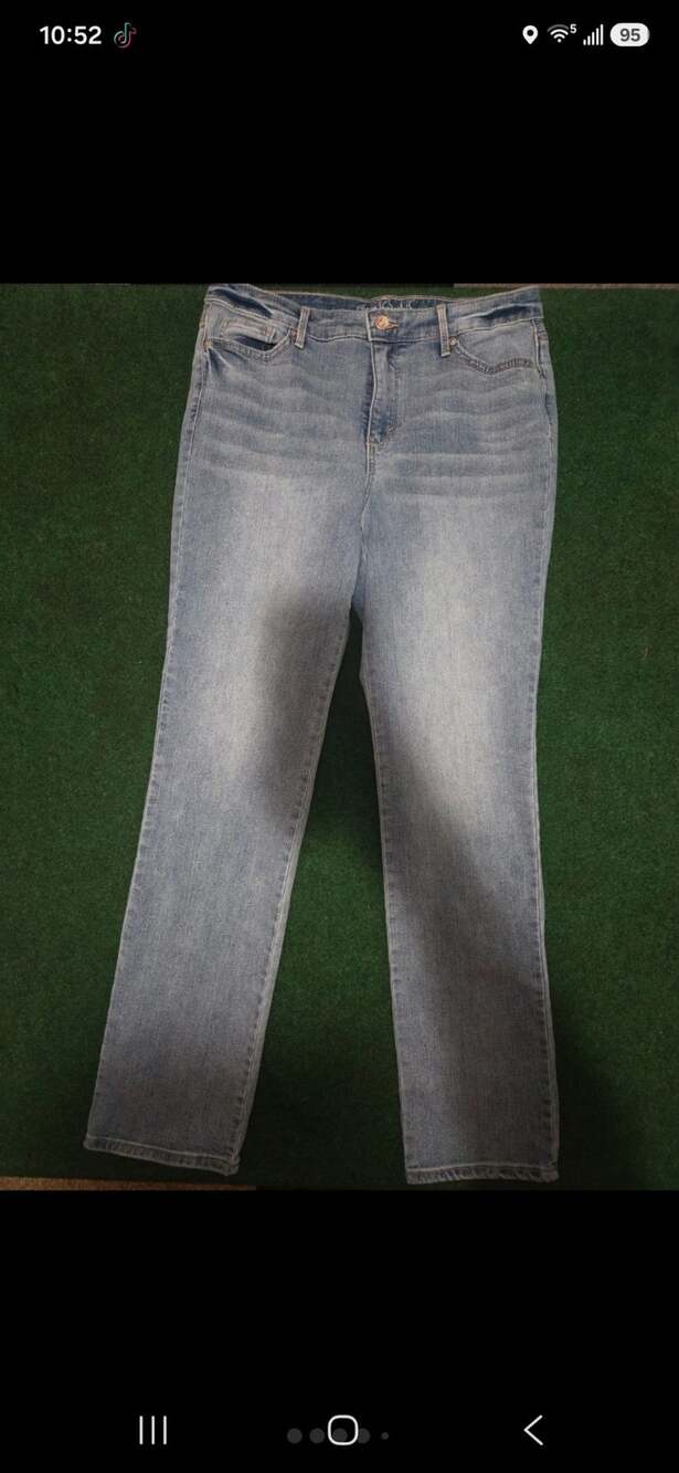 Gloria Vanderbilt Ladies' Denim Jean straight leg light wash.